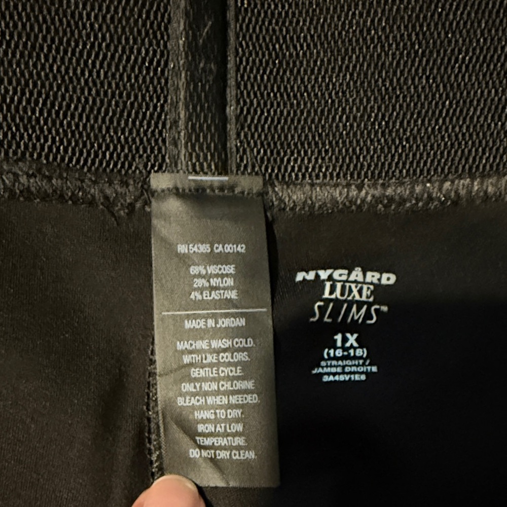 Nygård Luxe Slims Black Pants – 1X (16–18) – Stretch Straight Leg